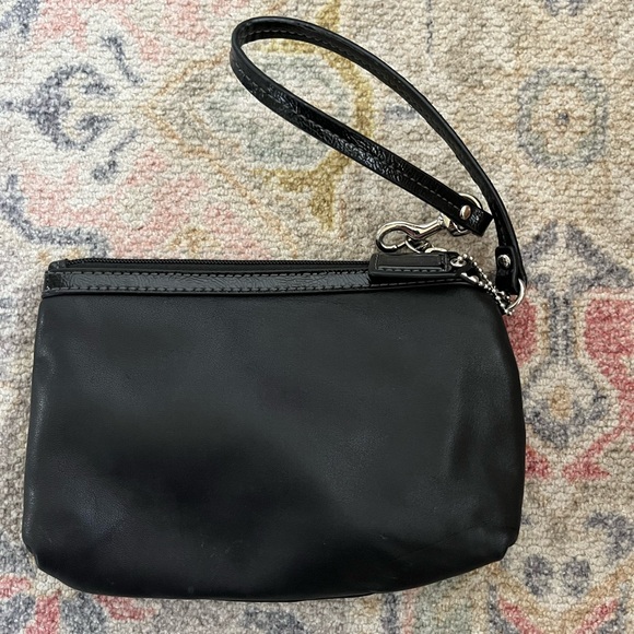 Coach clutch. - Picture 2 of 2